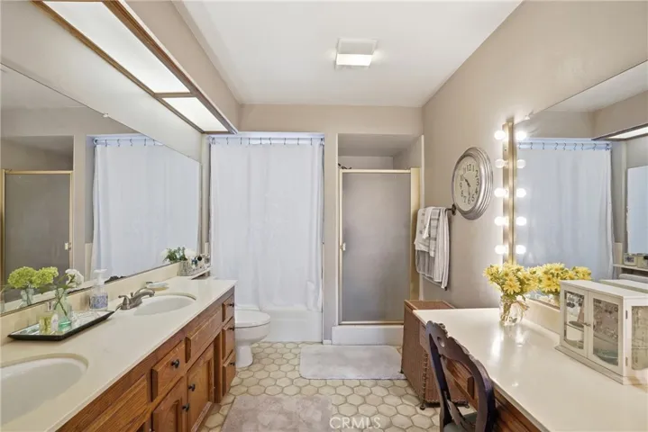Master Suite Bathroom, Upper Level