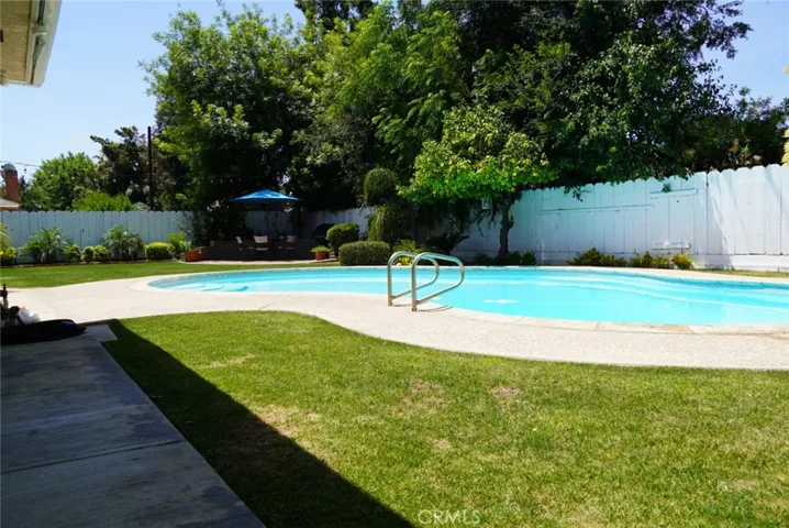 6281 N 9th, Fresno, California 93710