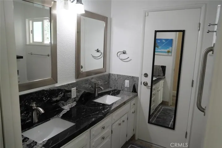 6281 N 9th, Fresno, California 93710