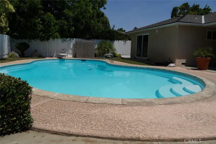 6281 N 9th, Fresno, California 93710