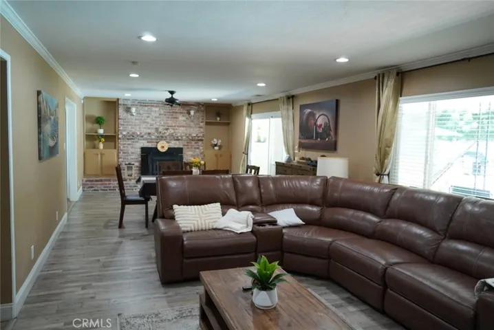 6281 N 9th, Fresno, California 93710