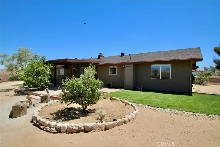 7376 Victoria, Yucca Valley, California 92284