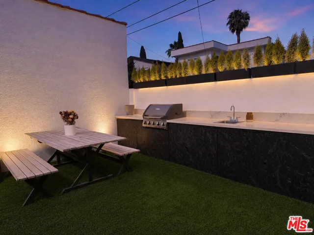 442 S Wetherly Drive, Beverly Hills, California 90211