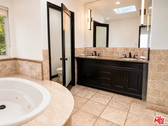 442 S Wetherly Drive, Beverly Hills, California 90211