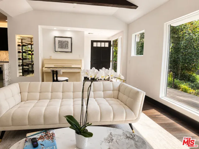 442 S Wetherly Drive, Beverly Hills, California 90211