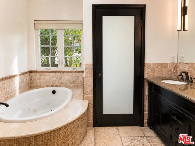 442 S Wetherly Drive, Beverly Hills, California 90211