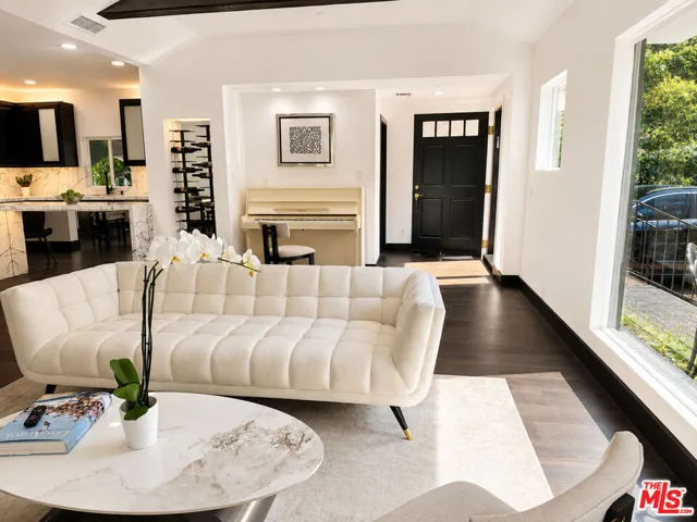442 S Wetherly Drive, Beverly Hills, California 90211