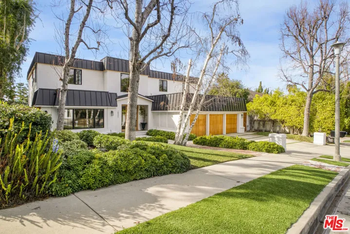 18321 Lake Encino Drive, Encino, California 91316