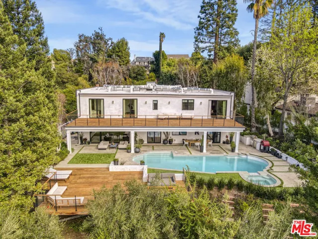 18321 Lake Encino Drive, Encino, California 91316