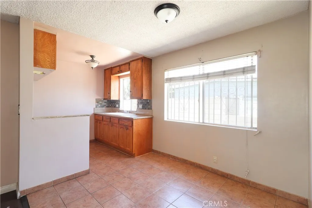 Unit #481:Dine Area view to Kitchen