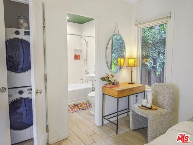 2049 Lake Shore Avenue, Los Angeles, California 90039