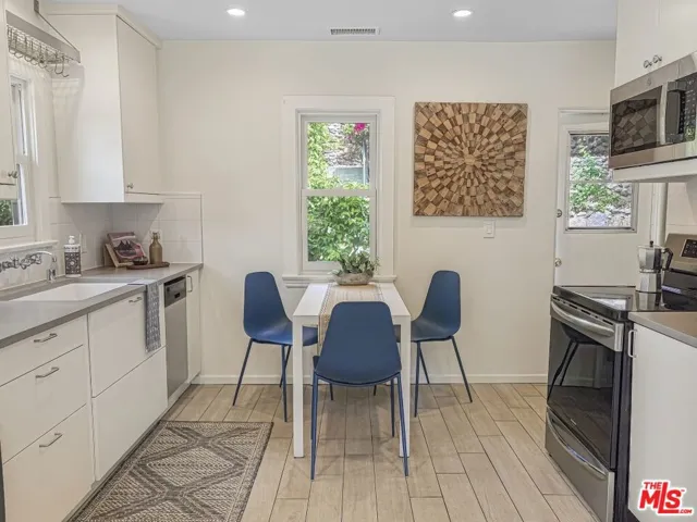2049 Lake Shore Avenue, Los Angeles, California 90039