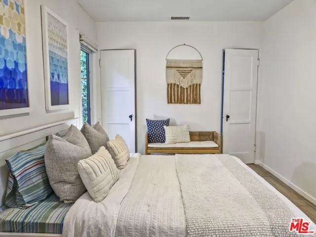 2049 Lake Shore Avenue, Los Angeles, California 90039