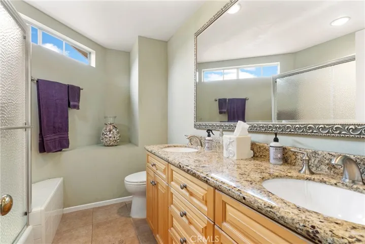 Upstairs Hallway Bathroom!