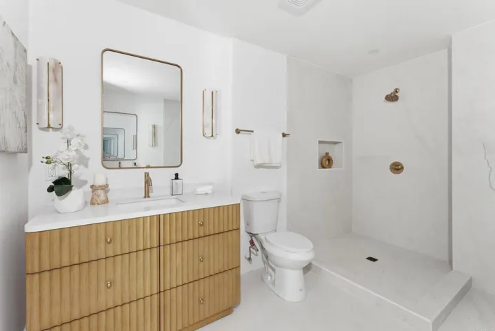 2161 Calle Buena Ventura, Oceanside, California 92056
