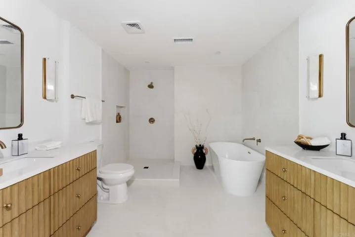 2161 Calle Buena Ventura, Oceanside, California 92056