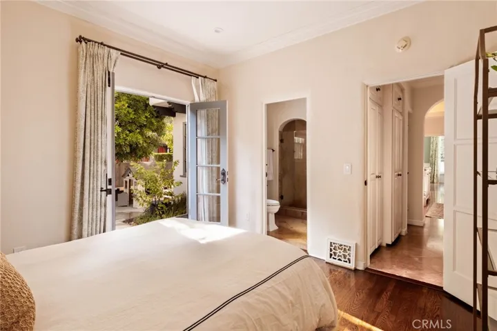 DOWNSTAIRS SUITE 2