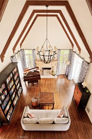 LIVING ROOM 4
