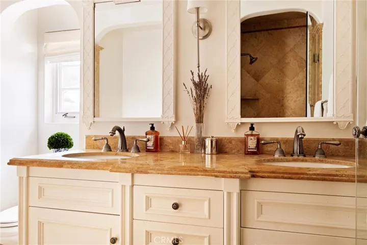 MASTER SUITE 4