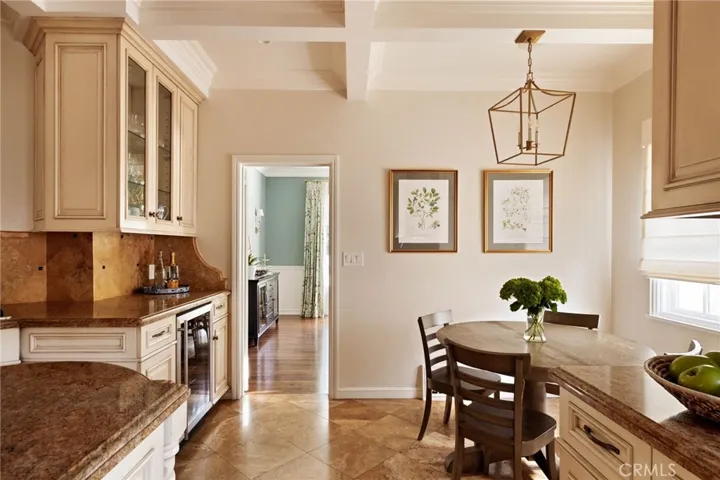 BREAKFAST NOOK 1
