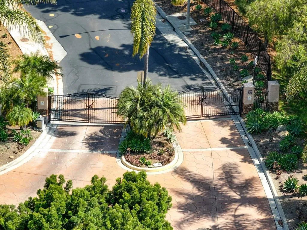 Private gated entry to Montevina