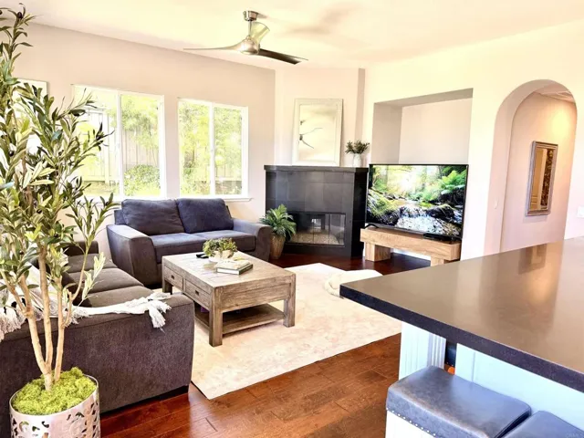 Open, bright, cozy, perfect for entertaining