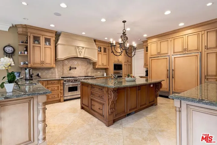 9355 Kirkside Road, Los Angeles, California 90035