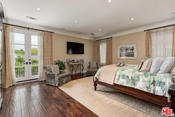 9355 Kirkside Road, Los Angeles, California 90035