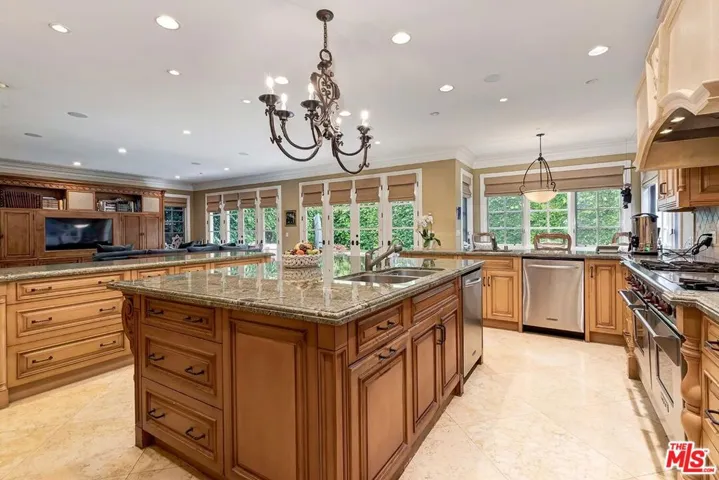 9355 Kirkside Road, Los Angeles, California 90035