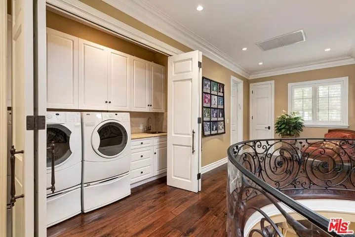 9355 Kirkside Road, Los Angeles, California 90035