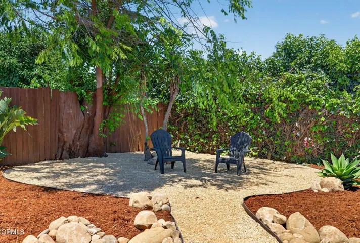 43-web-or-mls-UpmarketMedia-325WMiss-036