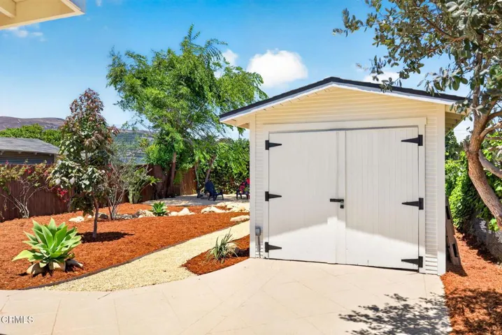 39-web-or-mls-UpmarketMedia-325WMiss-028