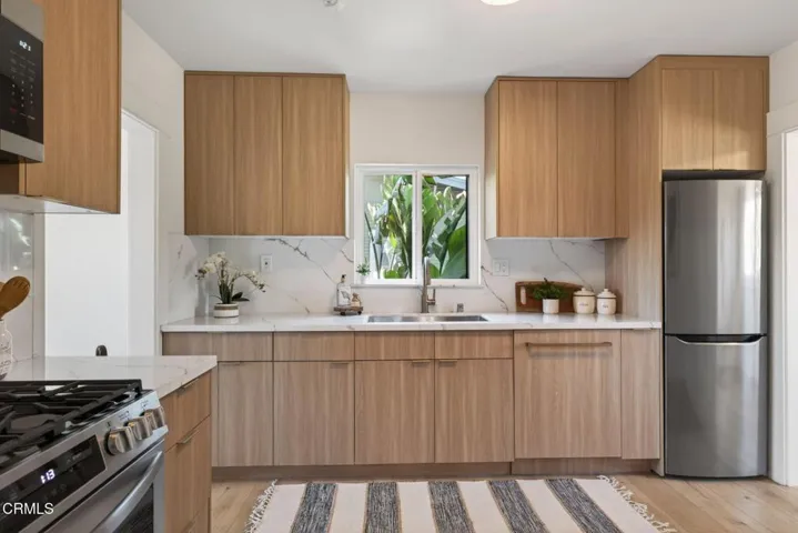 19-web-or-mls-UpmarketMedia-325WMiss-091