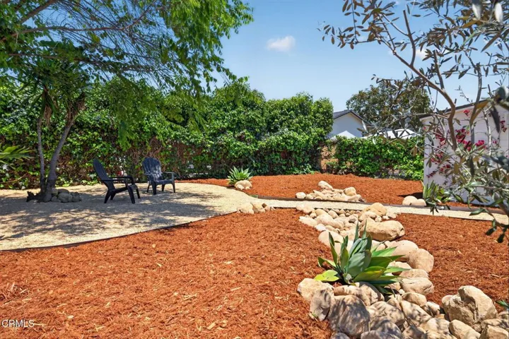 42-web-or-mls-UpmarketMedia-325WMiss-047