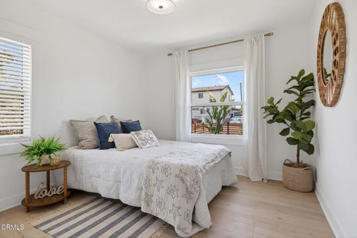 24-web-or-mls-UpmarketMedia-325WMiss-108