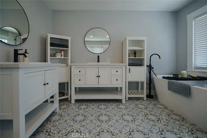 24 Lindero, Long Beach, California 90803