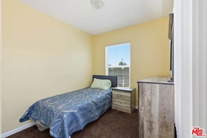 5 BR/3 BA Photo
