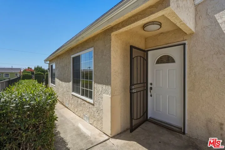5BR Entrance