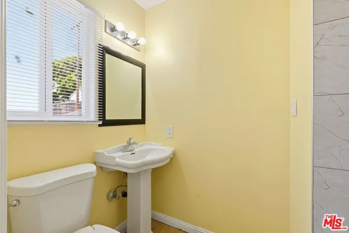 5 BR/3 BA Photo