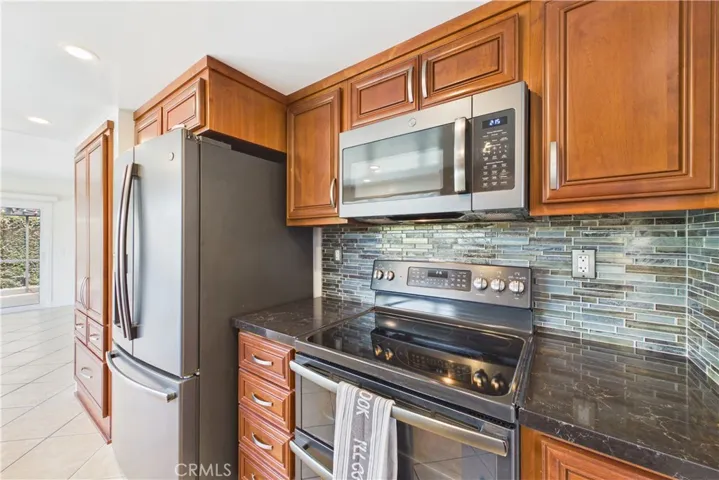 Electric stove and built-in microwave with plenty of storage