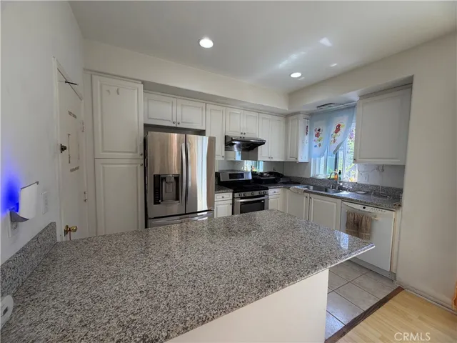 23812 Los Codona, Torrance, California 90505