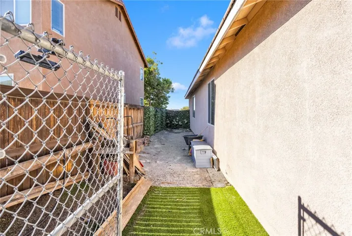 13247 San Dimas, Hesperia, California 92344