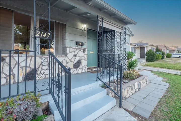 steps to front door
