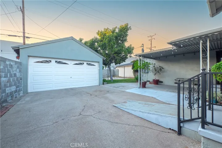 2-car garage