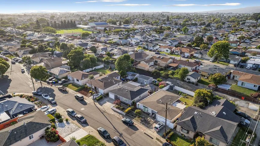 1025 Burkhart Avenue, San Leandro, California 94579