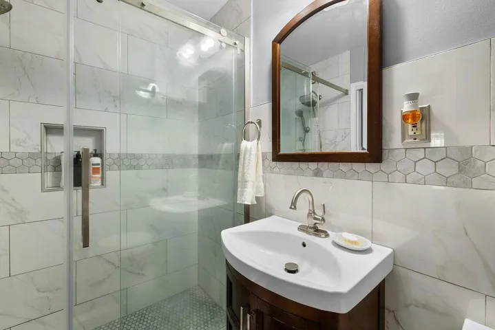 1025 Burkhart Avenue, San Leandro, California 94579