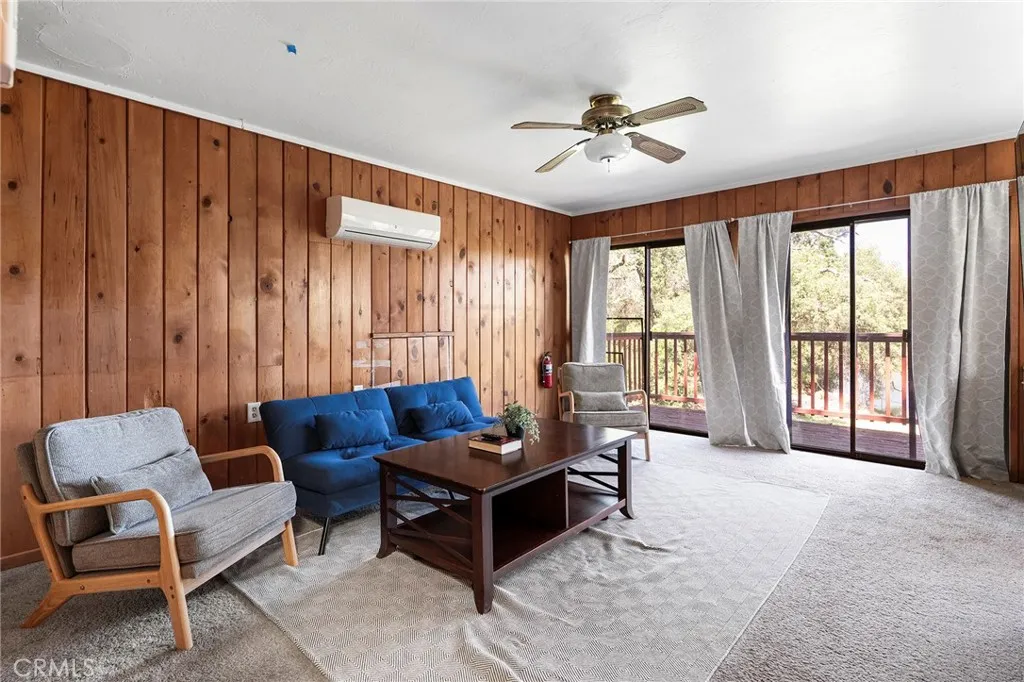 Loft Sitting Area or Seventh Bedroom