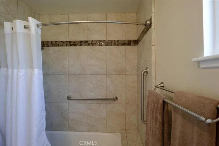 Primary updated tub/shower
