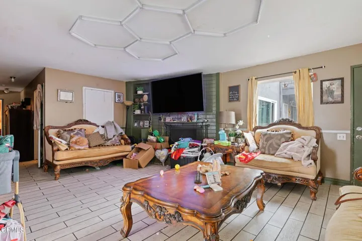 05-Living Room