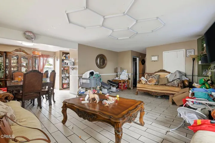04-Living Room